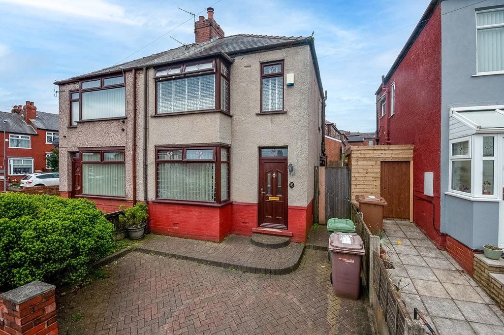St Road, St Helens, WA10 2 bed semidetached house £130,000