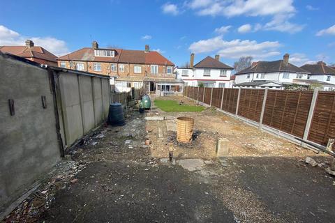 19 New Road, London, E4 9EU