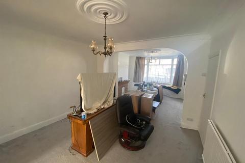 19 New Road, London, E4 9EU