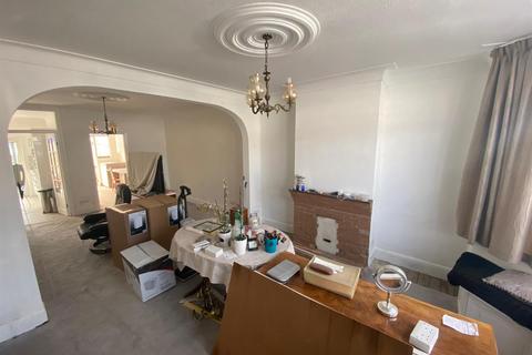 19 New Road, London, E4 9EU