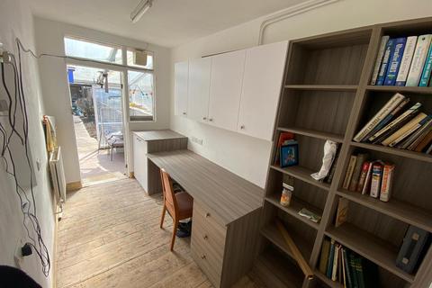 19 New Road, London, E4 9EU