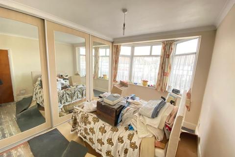 19 New Road, London, E4 9EU
