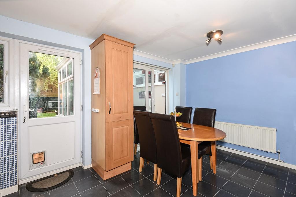 Millstream Close, Hitchin, SG4 3 bed terraced house £390,000