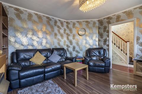 120 Feenan Highway, Tilbury, RM18 8HH