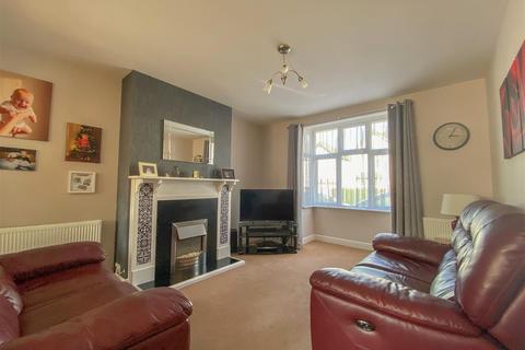 14 Titian Avenue, Bushey Heath, Bushey, WD23 4GB