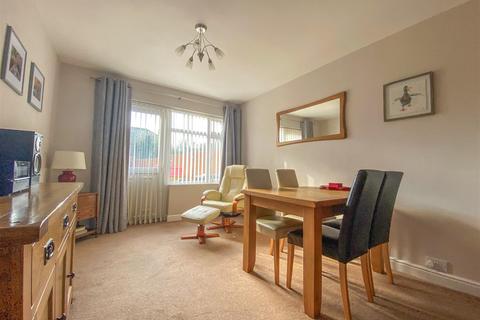 14 Titian Avenue, Bushey Heath, Bushey, WD23 4GB