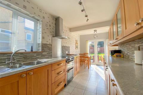 14 Titian Avenue, Bushey Heath, Bushey, WD23 4GB