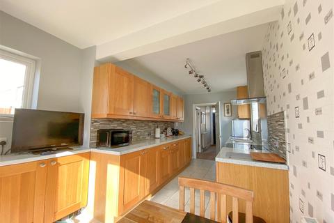 14 Titian Avenue, Bushey Heath, Bushey, WD23 4GB