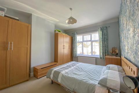 14 Titian Avenue, Bushey Heath, Bushey, WD23 4GB