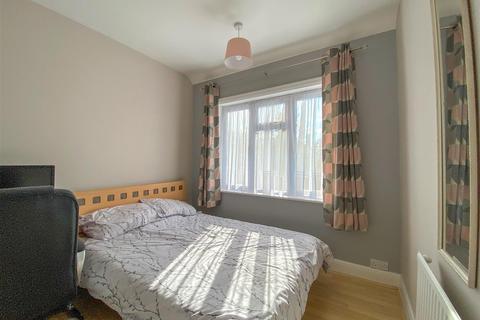 14 Titian Avenue, Bushey Heath, Bushey, WD23 4GB