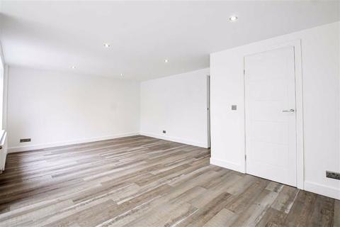 21 Longcross, Pennyland, Milton Keynes, MK15 8AW