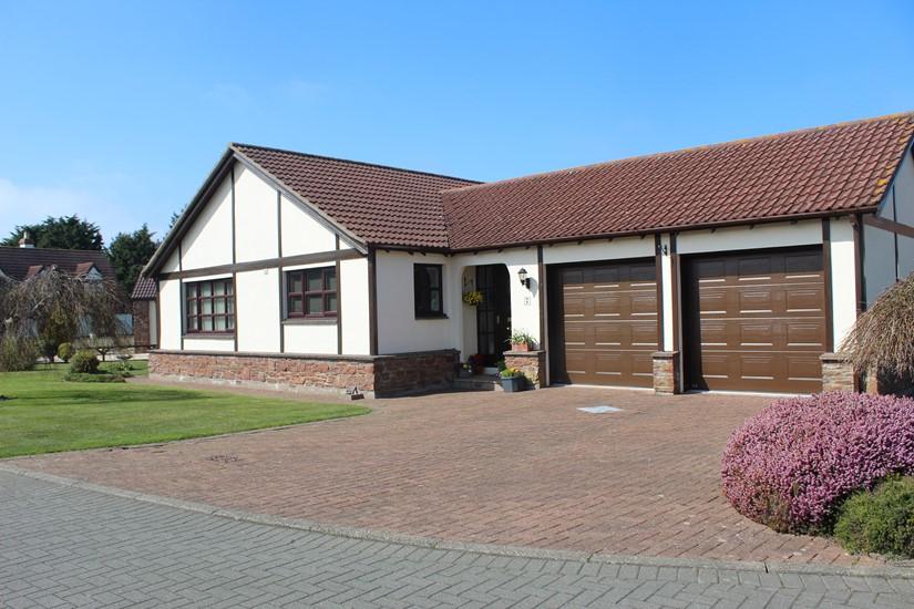 The Links, Peel, Peel, Isle of Man, IM5 3 bed bungalow for sale £595,000