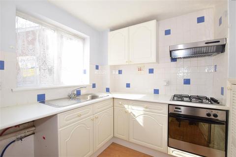 10 Yew Close, Ashford, TN23 3JZ