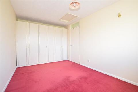 10 Yew Close, Ashford, TN23 3JZ