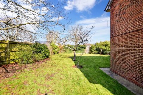 10 Yew Close, Ashford, TN23 3JZ