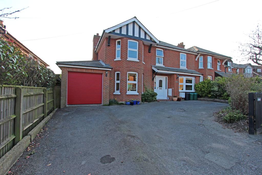 Manchester Road, Sway, SO41 4 bed house £725,000