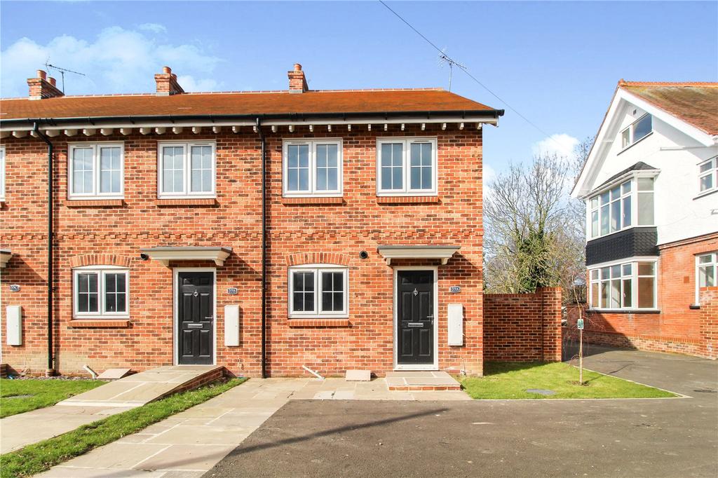 Ladysmith Avenue, Brightlingsea, Essex, CO7 2 bed end of terrace house