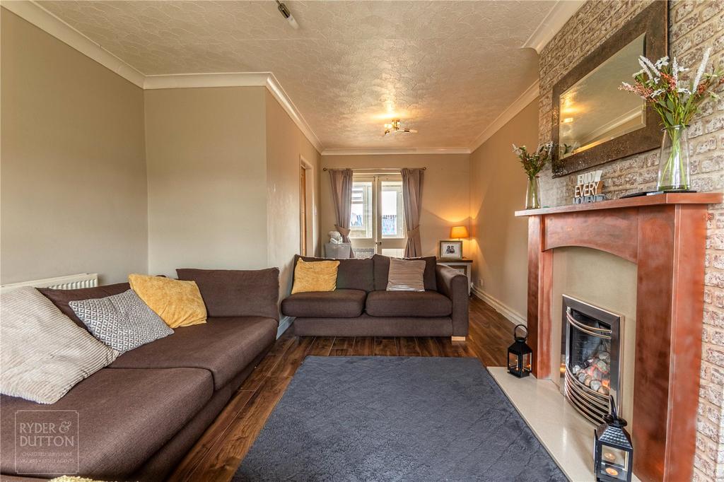 Sturton Grove, Illingworth, HALIFAX, West Yorkshire, HX2 2 bed semi