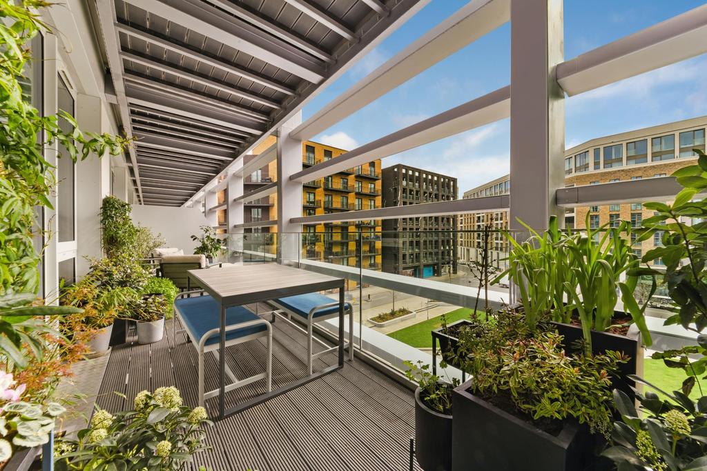 Flagship House, Royal Crest Avenue, Royal Wharf, E16 2 bed apartment