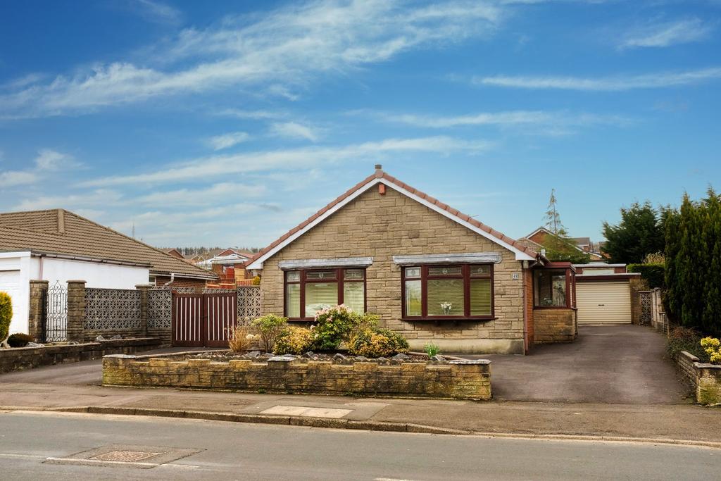 Priory Drive, Darwen, BB3 2 bed detached bungalow £200,000