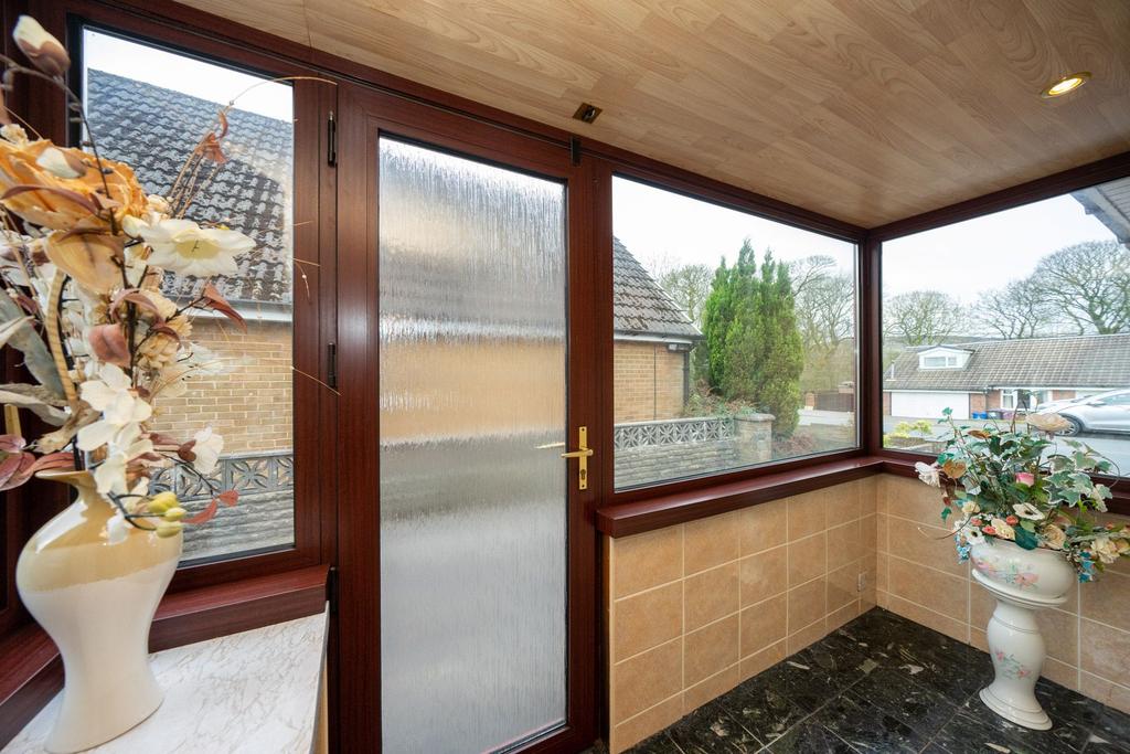 Priory Drive, Darwen, BB3 2 bed detached bungalow £200,000