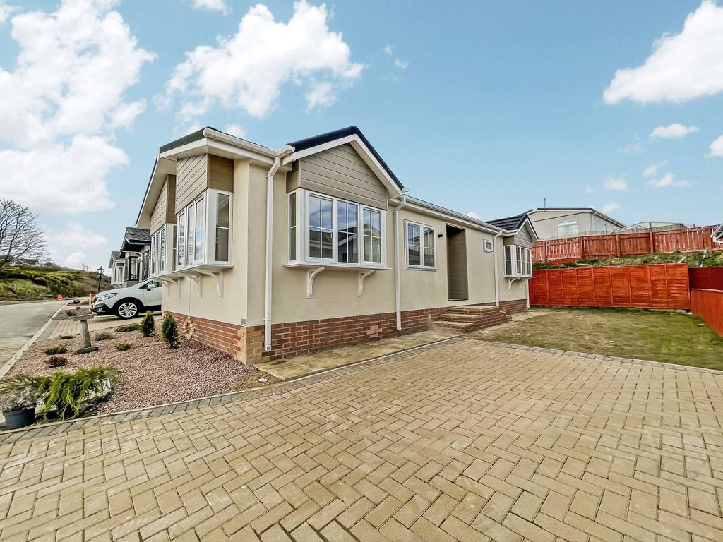 Easington Road, Hartlepool, Durham, TS24 9SJ 2 bed bungalow for sale