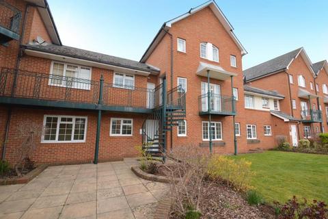 2 bedroom apartment to rent, Knights Place, Windsor