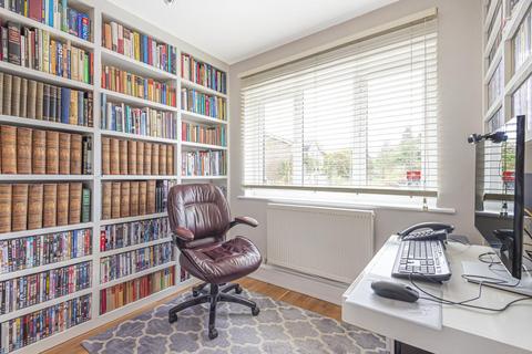 17 Hartley Close, Bromley, BR1 2TP