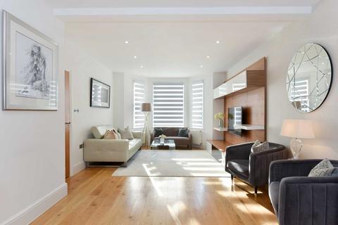 8 Bellevue Road, London, W13 8DE