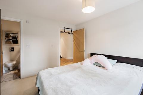 2 bedroom apartment for sale, London E14