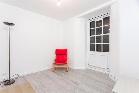 4 bedroom apartment for sale, Clifton House, London E2