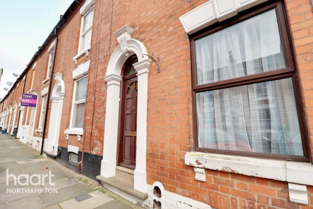Alexandra Road, Northampton 2 bed terraced house £175,000