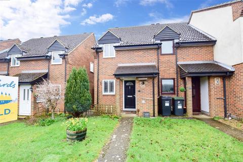 20 Bates Close, Larkfield, Aylesford, ME20 6TG