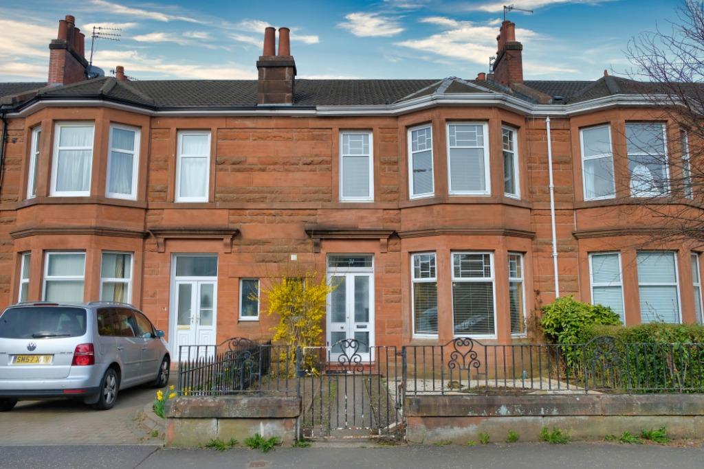 Kings Park Avenue, Kings Park, Glasgow, G44 4UW 4 bed terraced house