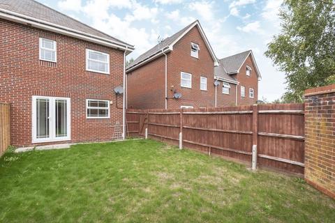 10 Brock Close, Deepcut, Camberley, GU16 6GA