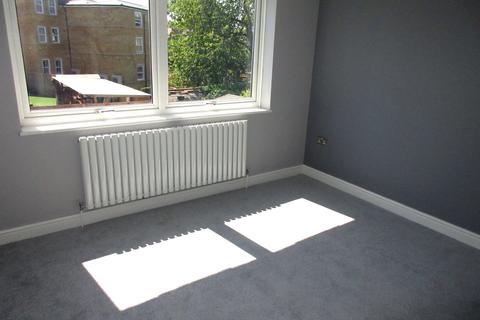 4 Aplin Way, Isleworth, TW7 4RJ