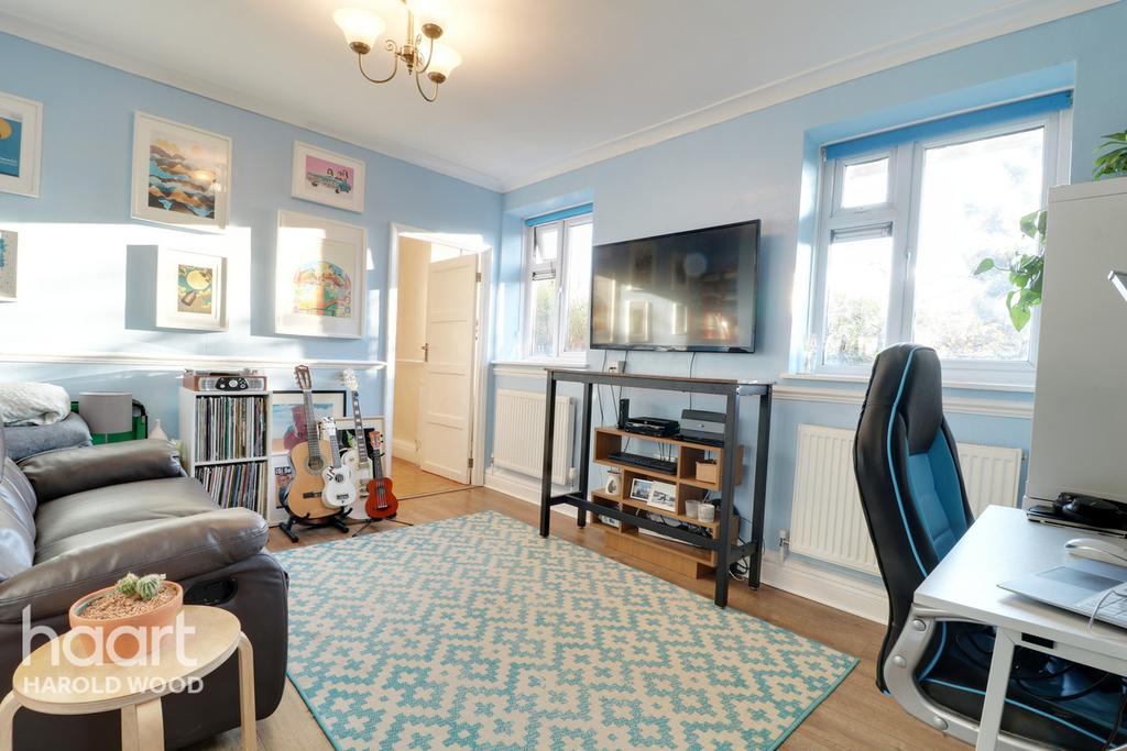 Dartfields, Romford 1 bed flat £180,000