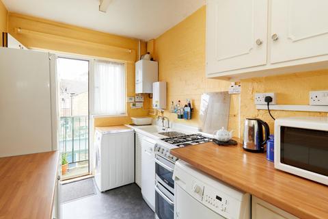 20 Meade Close, London, W4 3NT