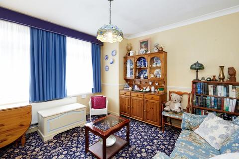 20 Meade Close, London, W4 3NT