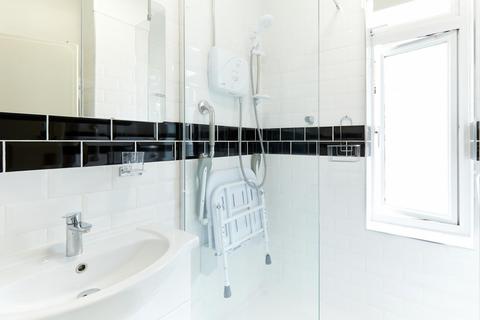20 Meade Close, London, W4 3NT