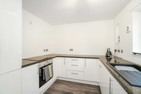 17 Craigends Drive, Kilbarchan, Johnstone, PA10 2EA