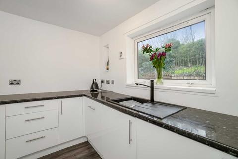 17 Craigends Drive, Kilbarchan, Johnstone, PA10 2EA