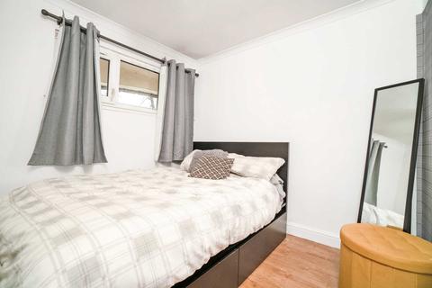 17 Craigends Drive, Kilbarchan, Johnstone, PA10 2EA