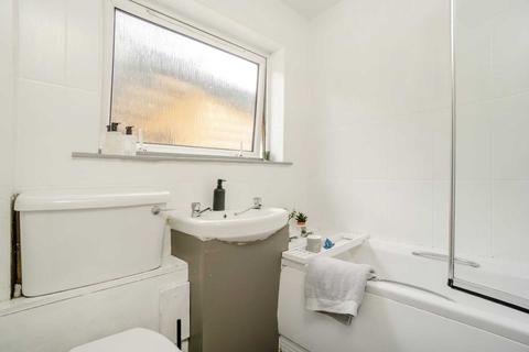 17 Craigends Drive, Kilbarchan, Johnstone, PA10 2EA