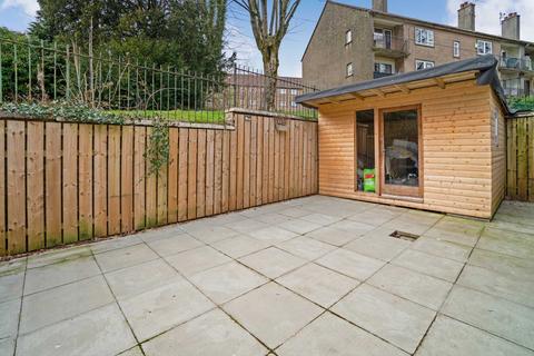 17 Craigends Drive, Kilbarchan, Johnstone, PA10 2EA
