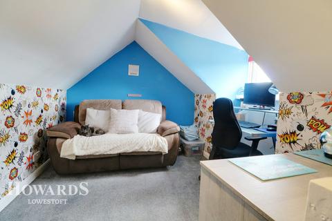 10 Clement Square, Lowestoft, NR33 0LT