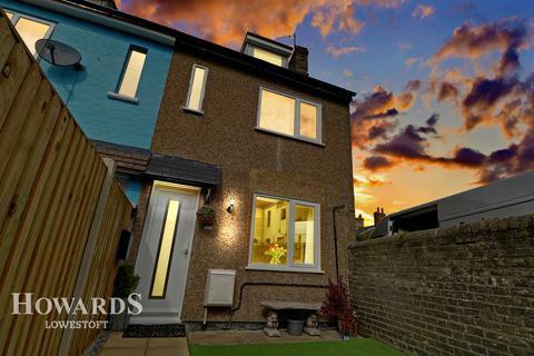 10 Clement Square, Lowestoft, NR33 0LT