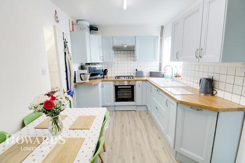 10 Clement Square, Lowestoft, NR33 0LT
