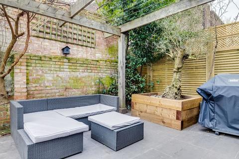 43 Seymour Gardens, Twickenham, TW1 3AR