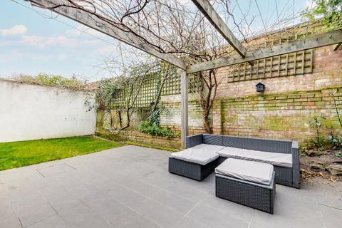 43 Seymour Gardens, Twickenham, TW1 3AR